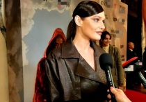 Бывшая участница реалити-шоу Алена Водонаева вчера эффектно позировала перед камерами на премьере фильма в кинотеатре «Художественный»