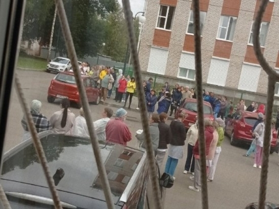 В Ижевске множество учреждений эвакуировали из-за сообщений о терроризме