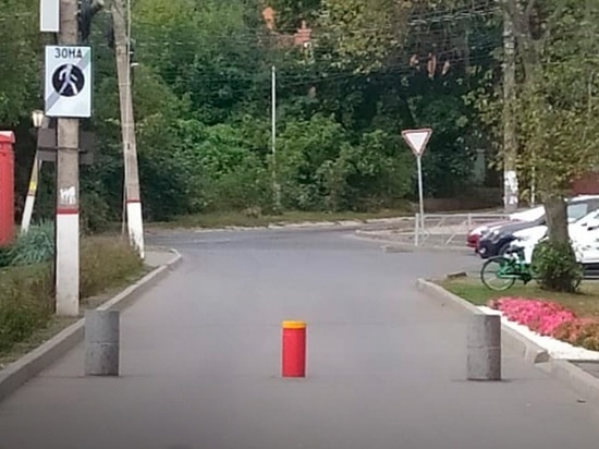 В Курске установили автомобильные ограничители на въезде в парк «Боева дача»