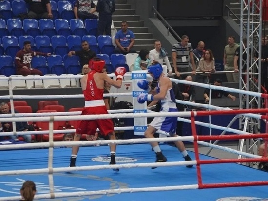 Международные соревнования по боксу среди юниоров открыли в Краснодаре