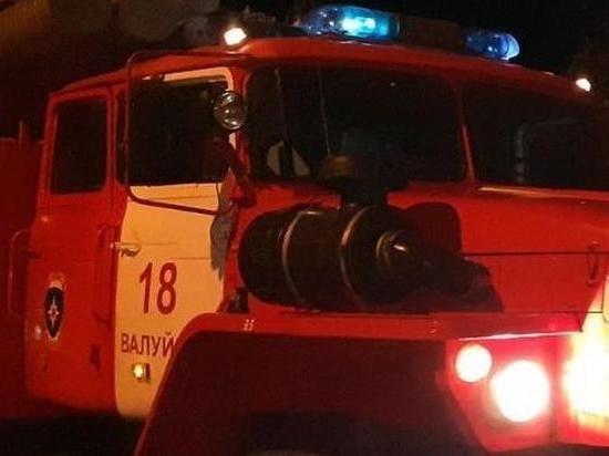 Белгородские пожарные ликвидировали возгорание в многоэтажке и спасли женщину