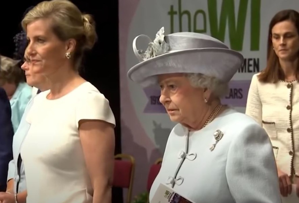 Елизавета II: яркие образы покойной королевы Великобритании