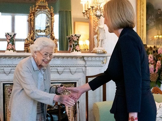 Два дня назад королева Великобритании Елизавета II встретилась с новым премьер-министром страны Лиз Трасс