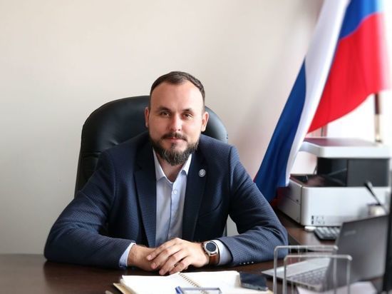 37-летний Александр Ситников стал директором самой большой новосибирской школы №216