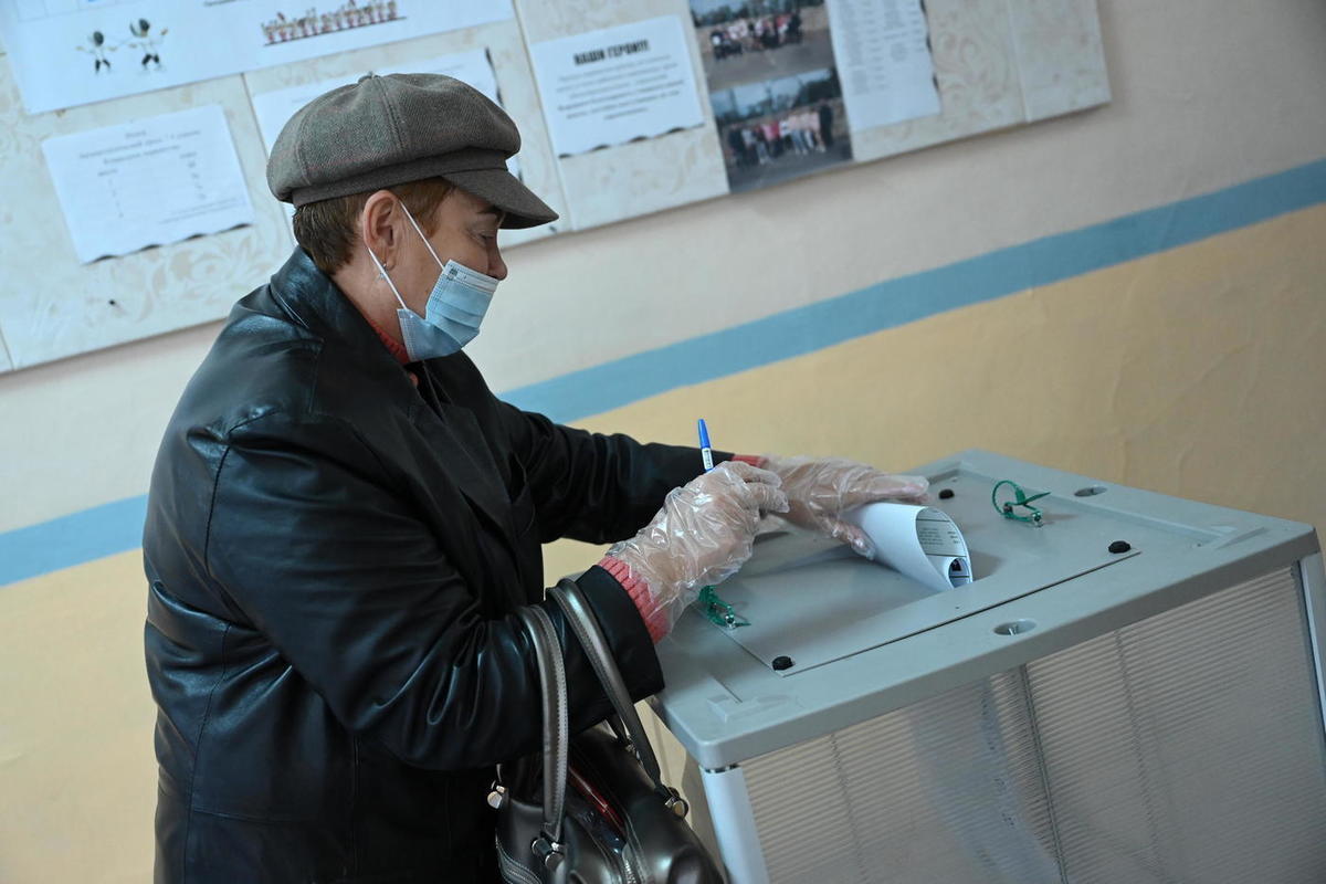 Пустой избирательный участок. Избирательные участки свердловской области. Надпись избирательный участок. Проверка избирательного участка. Как узнать свой избирательный участок по адресу.