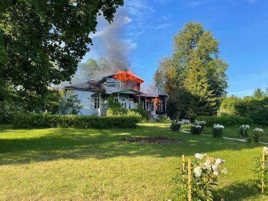 Ущерб в результате пожара в усадьбе Корсакова под Плюссой Плюссе составил менее 3 млн рублей