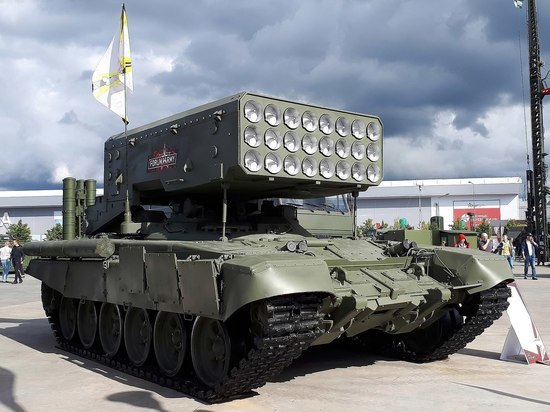 Российские военные корреспонденты сообщают с места, что российские военные перебрасывают на харьковское направление тяжелые огнеметные системы ТОС-1А 