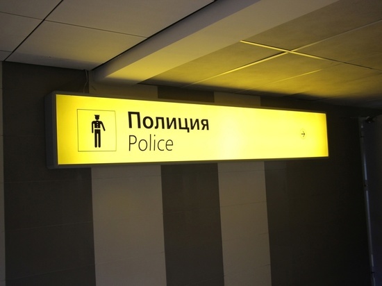 В Новом Уренгое авиадебоширы обматерили друг друга в самолете и не улетели в Тюмень