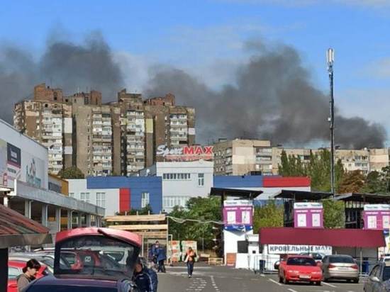 Строительный рынок и склады с зерном повреждены обстрелами в ДНР