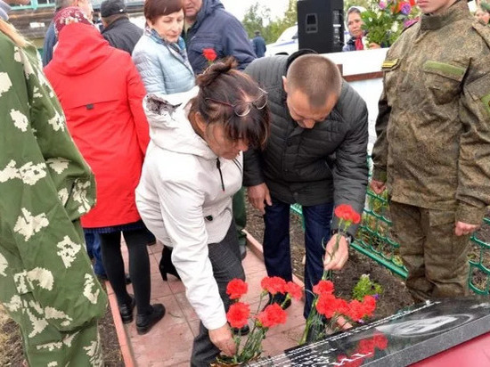  В Чувашии открыли памятную доску в честь погибшего в военной операции