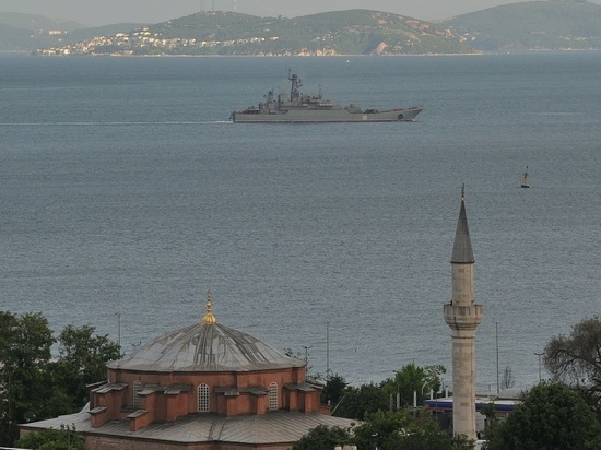 В Турции требуют международного расследования после обстрела судна греками