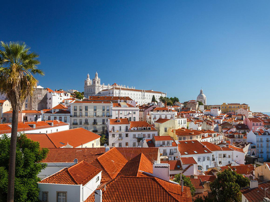 Португалия после 24 февраля отказала в "золотых визах" всем россиянам