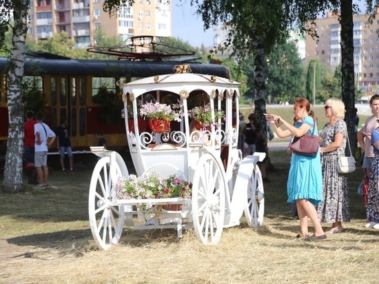 В орловский парк в День трезвости приехал «кабинет» на колёсах