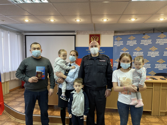 Семья из СНГ получила российское гражданство на севере Красноярского края