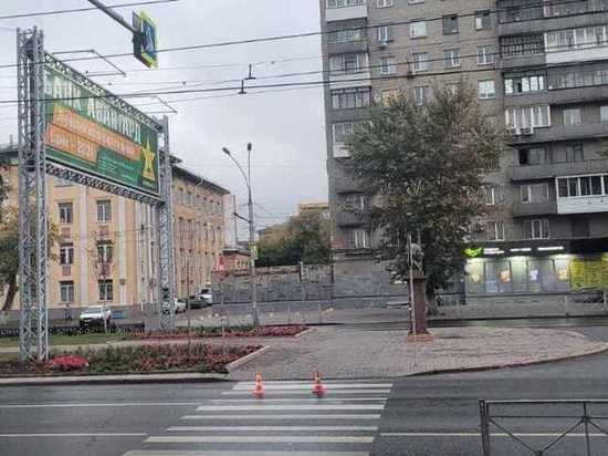 Парня и девушку сбил скрывшийся с места ДТП водитель в Новосибирске