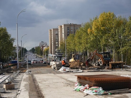 На Красноармейском мосту началась установка опор освещения