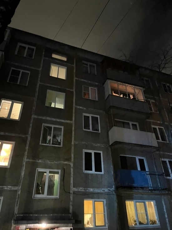 В Иванове, на Велижской, загорелся балкон квартиры