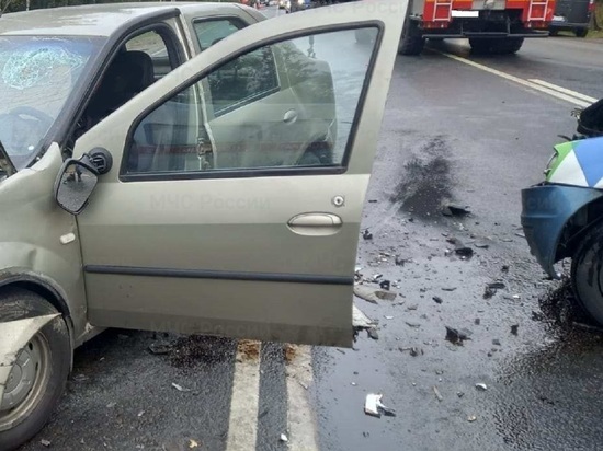 Три человека госпитализированы в результате ДТП с машинами Renault под Калугой