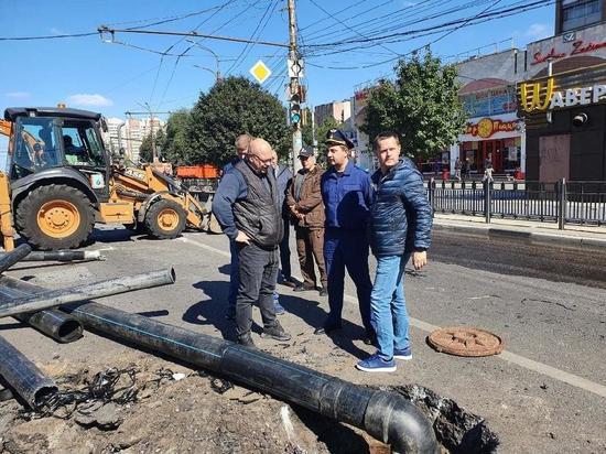 Прокуратура взяла на проверку коммунальную аварию в Воронеже, затопившую Коминтерновский район канализационными стоками