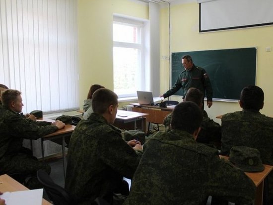 В Курской области учебные сборы для юношей допризывного возраста пройдут 940 курян