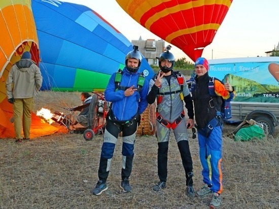 Тамбовские спортсмены установили рекорд по массовым прыжкам с парашютом с воздушных шаров