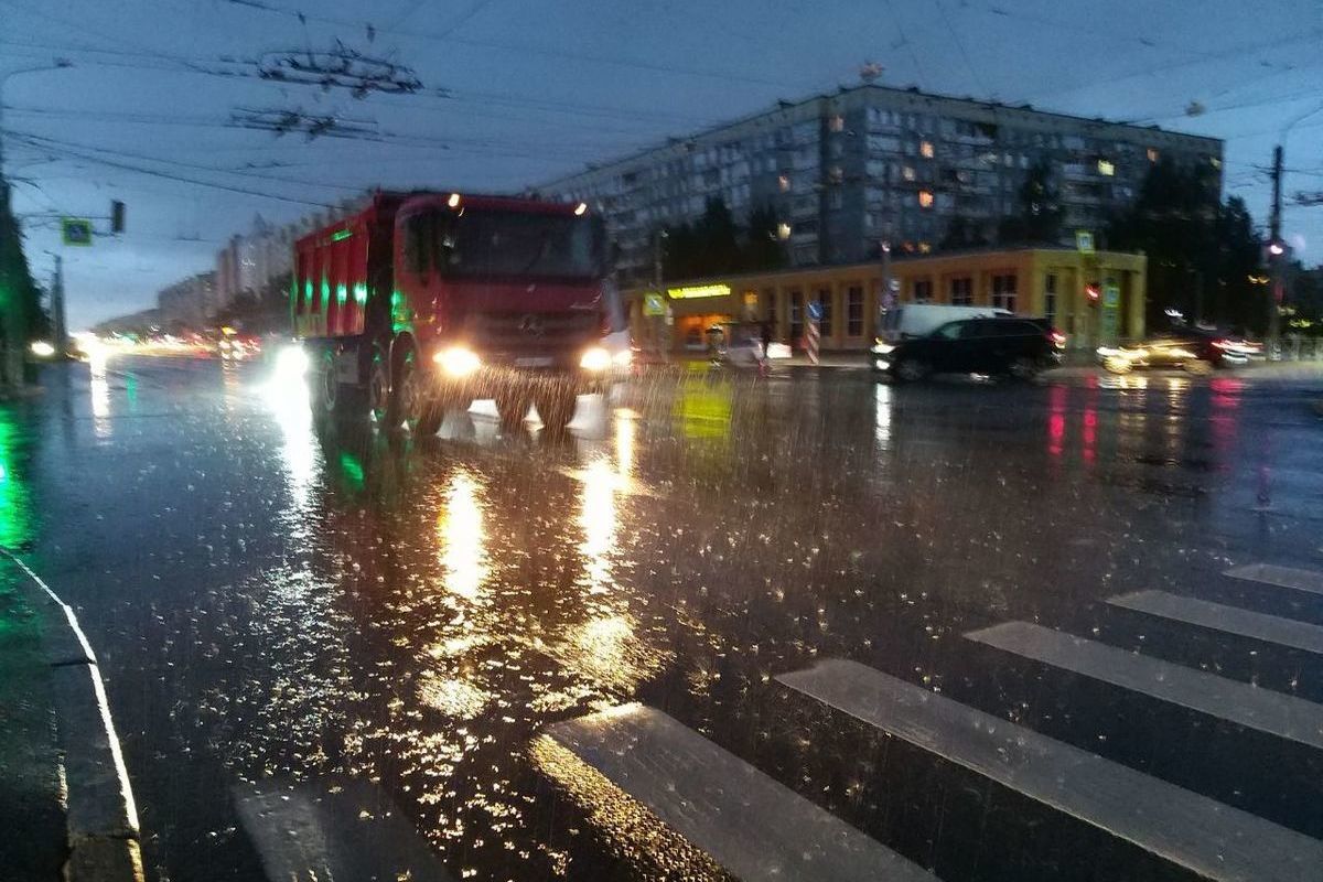 Принесут дожди. Дождливый Петербург. Дождь в Питере. Сильный ливень. Дождь вечер СПБ.