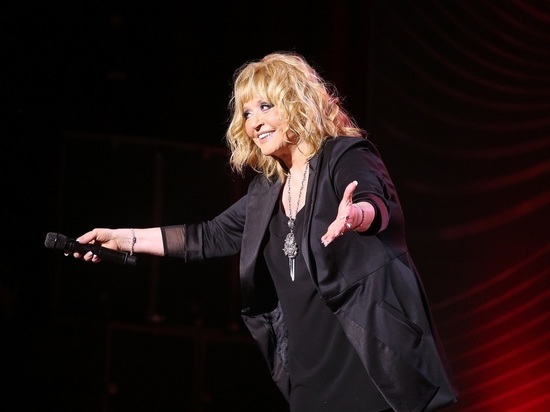 «Оставьте в покое певицу целой эпохи»