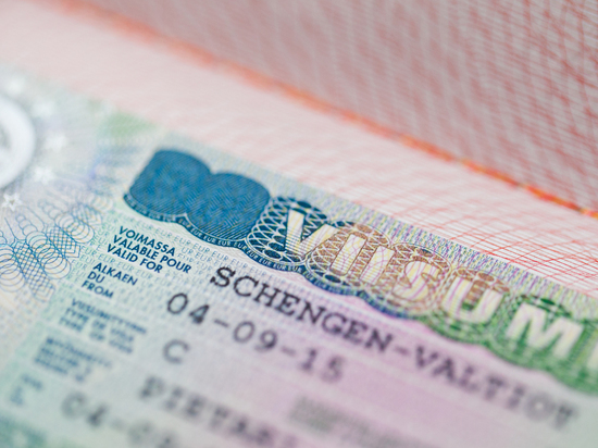 Девять европейских стран перестали принимать документы на визу у россиян