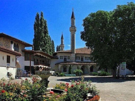 В Бахчисарае закрыли ресторан, где танцевали под гимн «Азова»