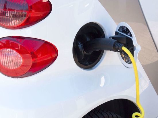 Guardian: растущие цены на энергоносители могут сделать электромобили никому не нужными