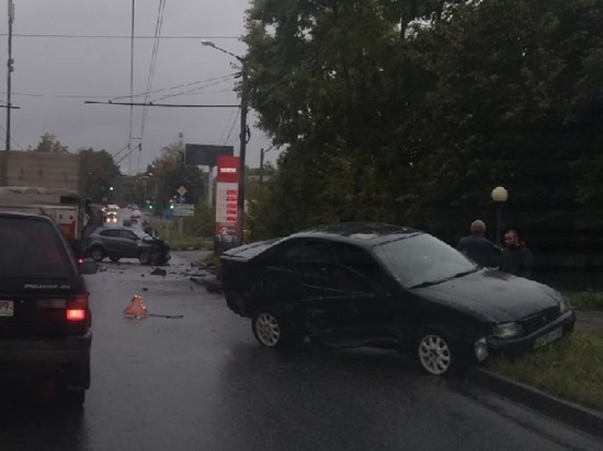 Жесть с утра: На Гребцовском шоссе столкнулись две иномарки