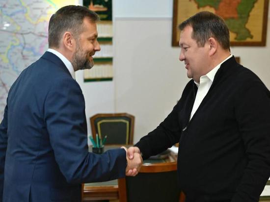 Избранный глава Тамбовской области Максим Егоров получил копию итогового протокола о результатах выборов