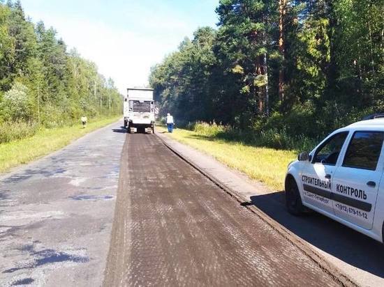 В Крестецком районе началось восстановление подъезда к федеральной трассе