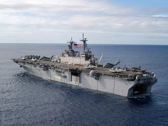 Два корабля ВМС США с морпехами прибыли в порты Польши