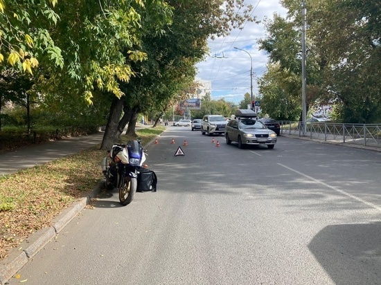 Мотоциклист сбил пешехода в центре Новосибирска