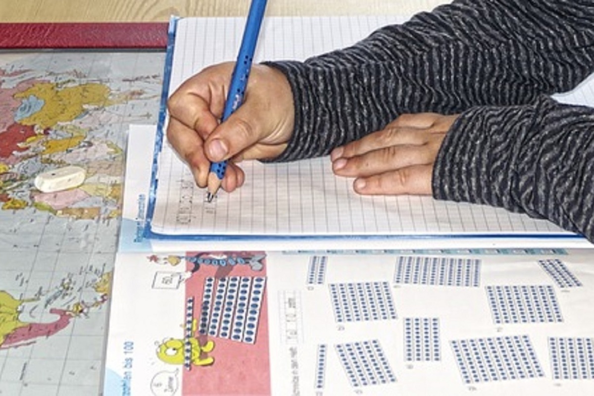 Дистанционная школа для детей. Компьютер для учебы. Компьютер для учебы. Дети в инновационной школе. Дистанционное образование.