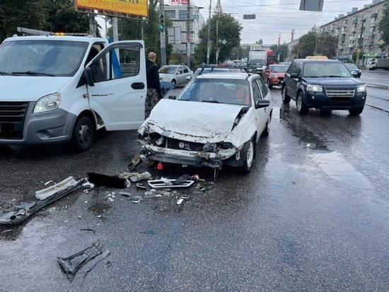 В Воронеже автоледи не пропустила маршрутку № 37 и попала в больницу