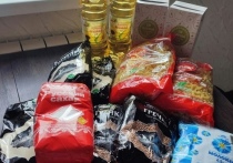 Продуктовые наборы в качестве компенсации школьного питания начали получать семьи в разных городах ДНР