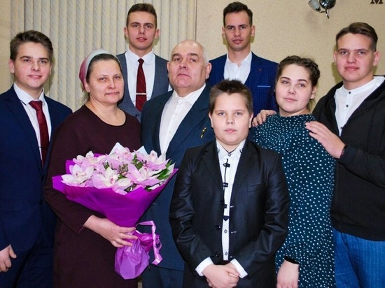 Еще одна многодетная семья с Ямала получила медаль ордена «Родительская слава»