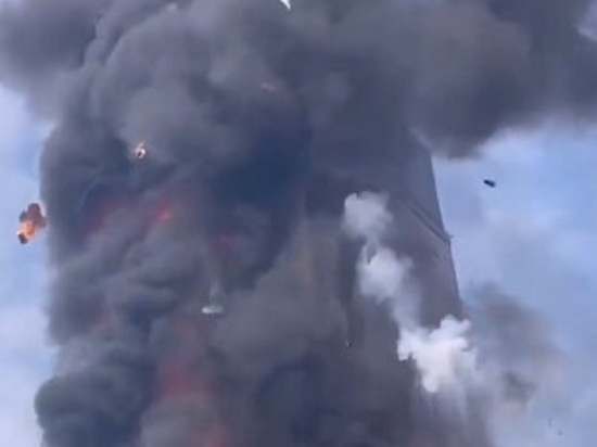 В Китае за 20 минут сгорел небоскреб  China-telecom: видео