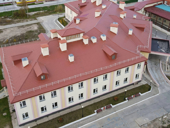 Глава Ямала ускорил ремонт роддома в Тарко-Сале