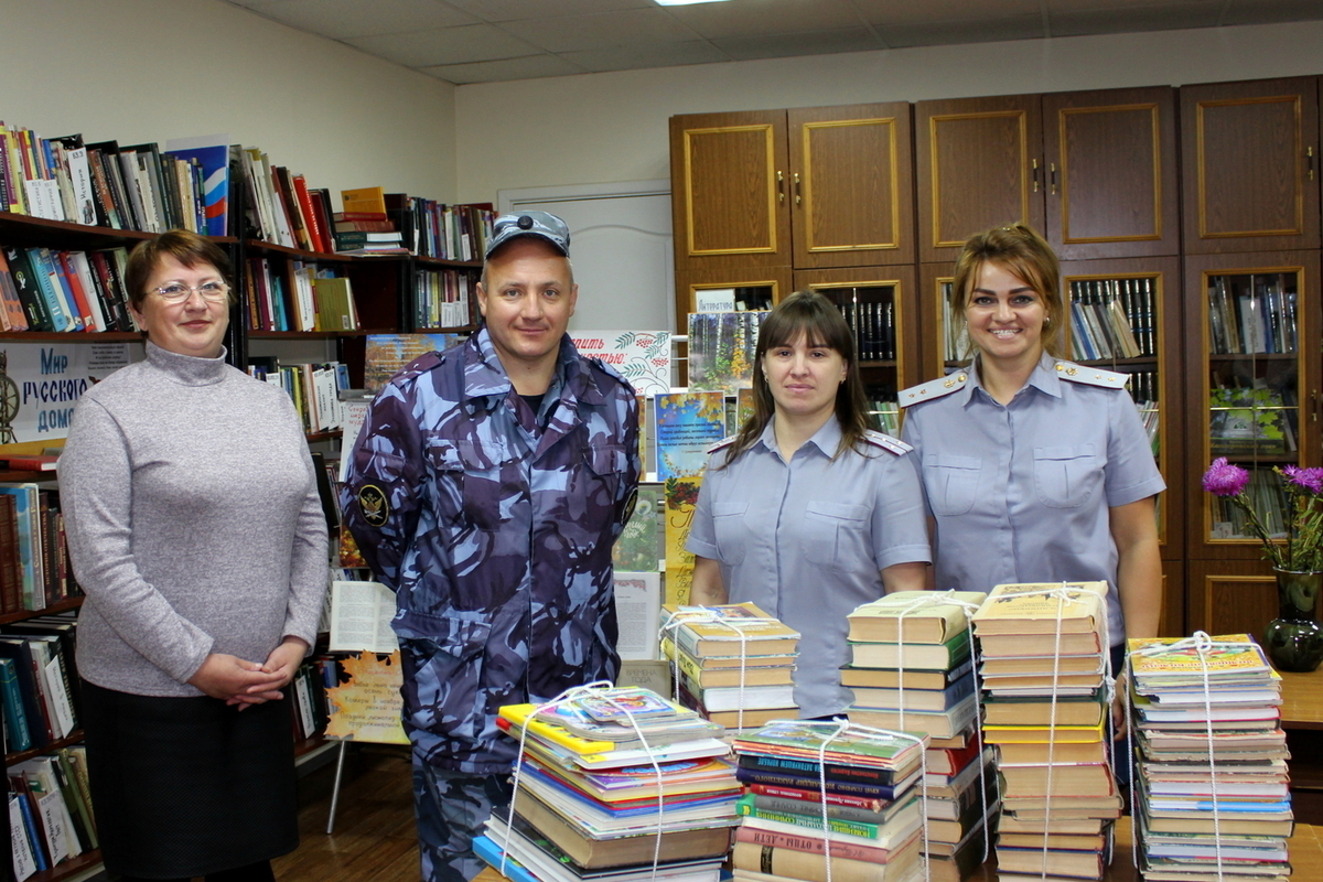 УФСИН по Костромской области передало в дар Судиславской библиотеке книги