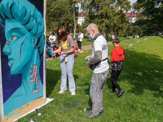 Художники в Южно-Сахалинске создали несколько арт-объектов 17 сентября