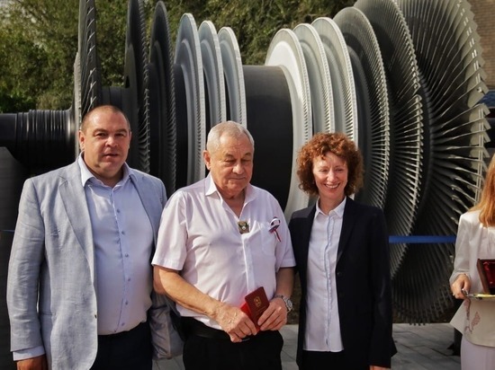 В Невинномысске как арт-объект открыли ротор первой паровой турбины