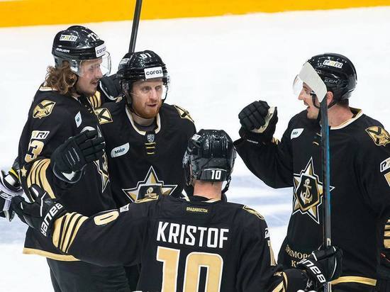 Второй матч команд на приморском льду завершился победой хоккеистов из Владивостока, выигравших в овертайме со счетом 2:1