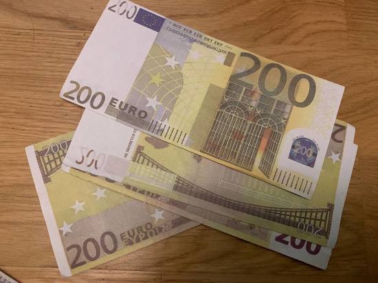 Пенсионерка из Тулы отдала мошенникам более 3,5 млн рублей в иностранной валюте