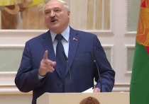 Президент Белоруссии Александр Лукашенко на форуме в честь Дня народного единства заявил о том, что мир все ближе подходит к ядерному конфликту