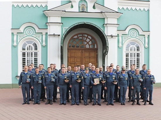 Сотрудникам ГУ МЧС России по Тамбовской области подарили икону Божией Матери «Неопалимая Купина»