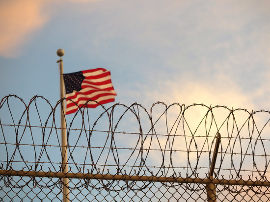WSJ: в США изучают вопрос закрытия тюрьмы Гуантанамо
