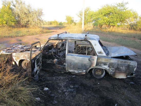 Под Саратовом в результате пожара сгорел автомобиль